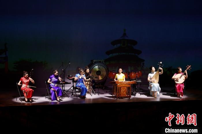 6日，“相約北京”奧林匹克文化節(jié)暨第22屆“相約北京”國際藝術節(jié)在京開幕?！?lt;a target='_blank' href='/'>中新社</a>記者 富田 攝