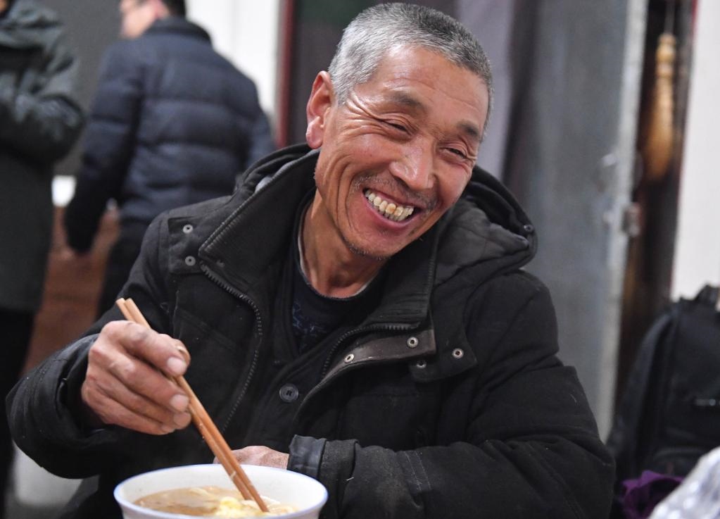 1月26日，山西省汾西縣段村村民蔡文明談起見到總書記的心情，激動又開心。新華社記者 柴婷 攝