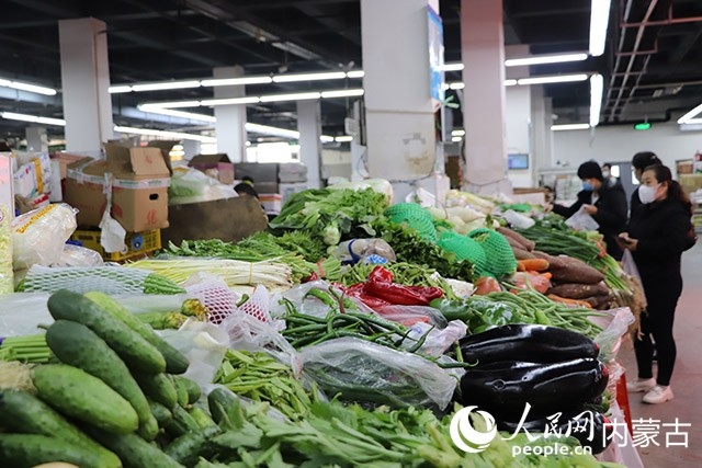 本輪疫情初期的美通農(nóng)產(chǎn)品批發(fā)市場。玉泉區(qū)融媒體中心供圖