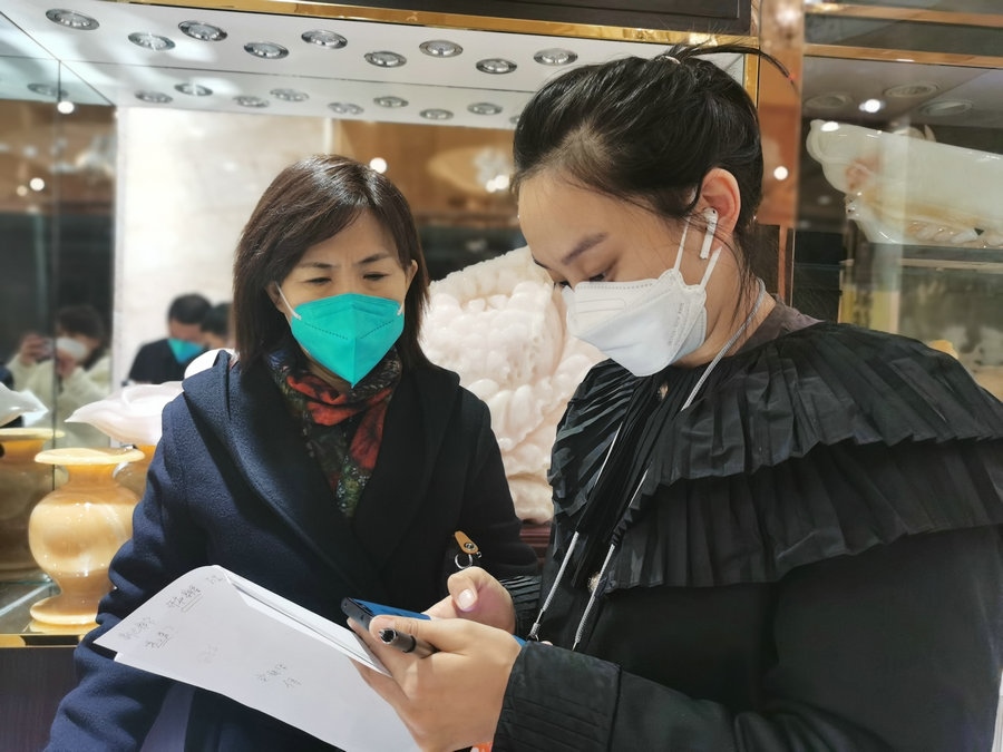 政協(xié)委員報(bào)到 自治區(qū)進(jìn)入“兩會(huì)”時(shí)間