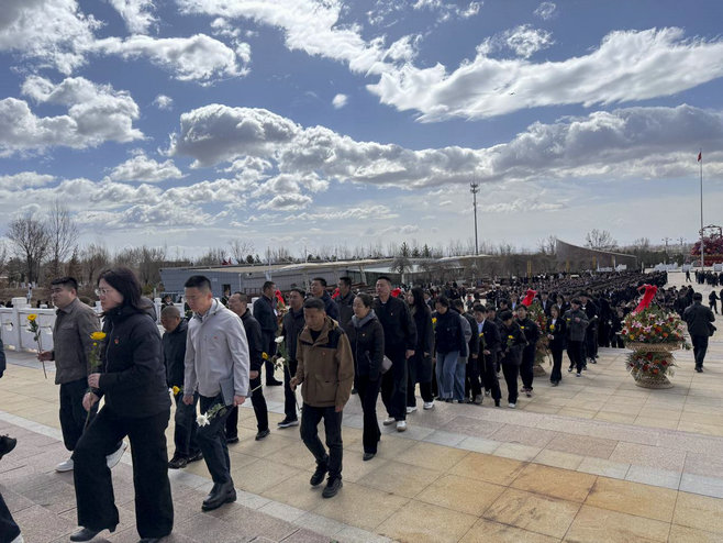 1775205990437202.jpg 英烈2.jpg