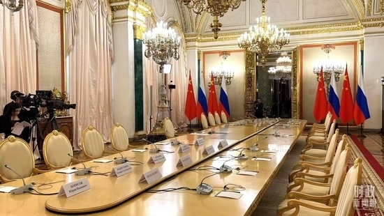 △習(xí)主席和普京總統(tǒng)舉行小范圍會(huì)談的會(huì)場(chǎng)。（總臺(tái)央視記者程鋮拍攝）