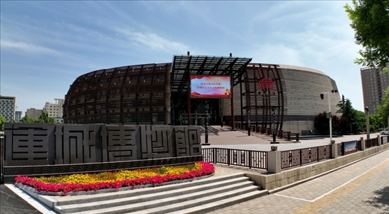 鑒往知來，跟著總書記學(xué)歷史丨走進(jìn)一座博物館，尋根五千年中華文明