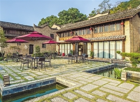 整治后的蓮都區(qū)下南山村催生眾多新業(yè)態(tài)。 當(dāng)?shù)毓﹫D