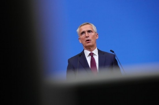 7月6日，在比利時布魯塞爾的北約總部，北約秘書長斯托爾滕貝格在會議后召開新聞發(fā)布會。新華社記者鄭煥松攝