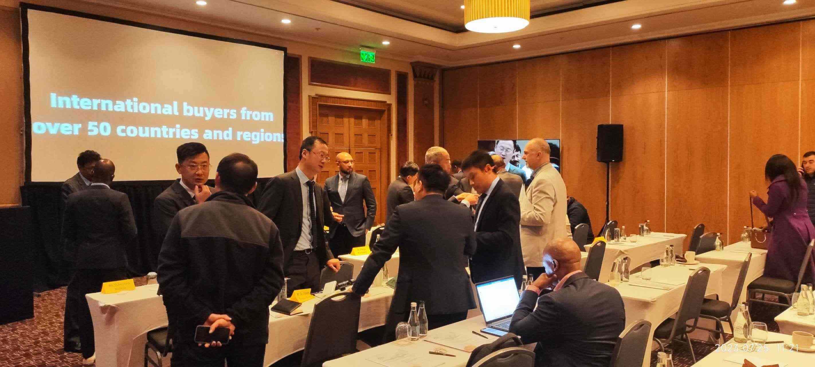 中南企業(yè)現(xiàn)場(chǎng)交流。圖片來(lái)源：貿(mào)促會(huì)