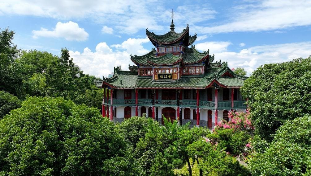 近日拍攝的陜西省漢中市博物館望江樓。新華社記者 劉瀟 攝