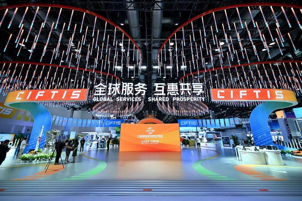 這是9月1日拍攝的國家會(huì)議中心內(nèi)景。新華社記者 李鑫 攝