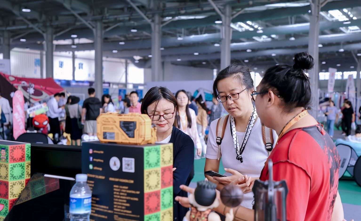 體育服務(wù)專(zhuān)題展區(qū)現(xiàn)場(chǎng)。人民網(wǎng) 歐陽(yáng)易佳攝