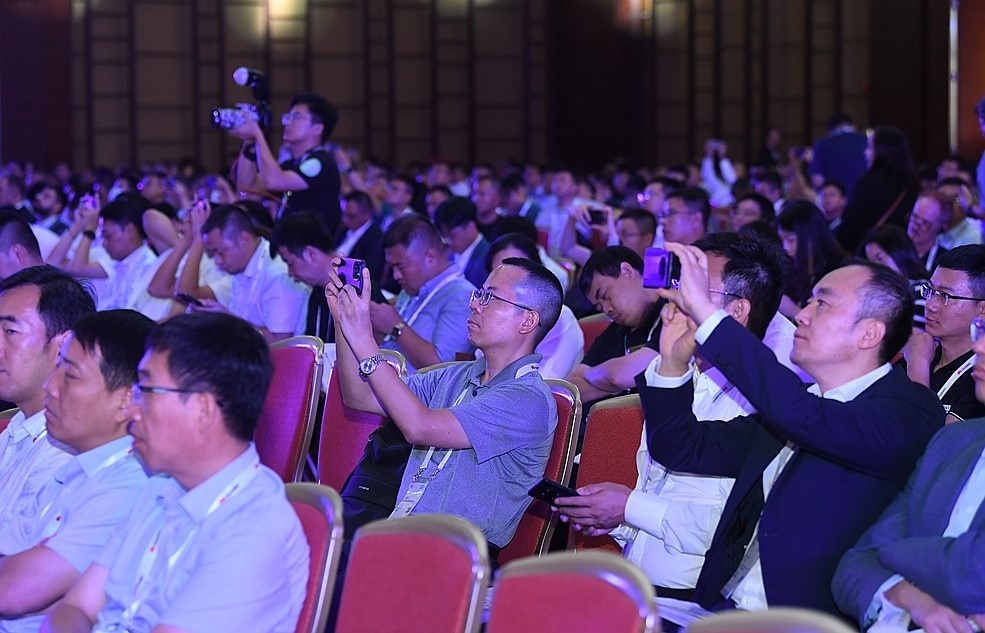 2023數(shù)字經(jīng)濟峰會·城市智能升級主題論壇現(xiàn)場。人民網(wǎng)記者 翁奇羽攝