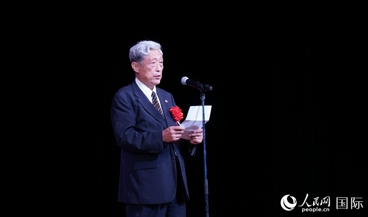 全華聯會長何德倫發(fā)表致辭。人民網 蔣曉辰攝