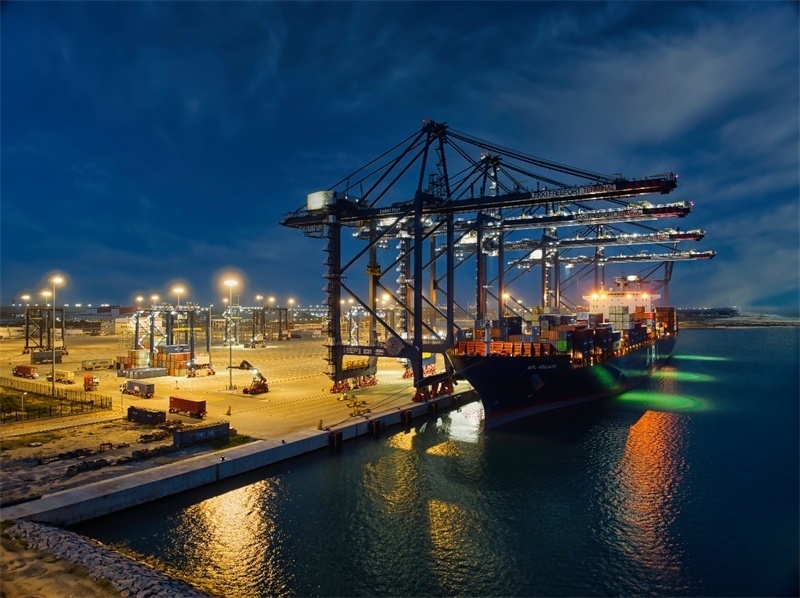 萊基港實行7×24小時裝卸作業(yè)機(jī)制。受訪者供圖