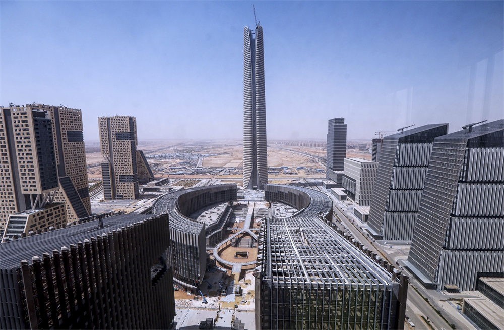 這是在埃及開羅以東拍攝的建設(shè)中的新行政首都中央商務(wù)區(qū)（9月11日攝）。新華社發(fā)（艾哈邁德·戈馬攝）