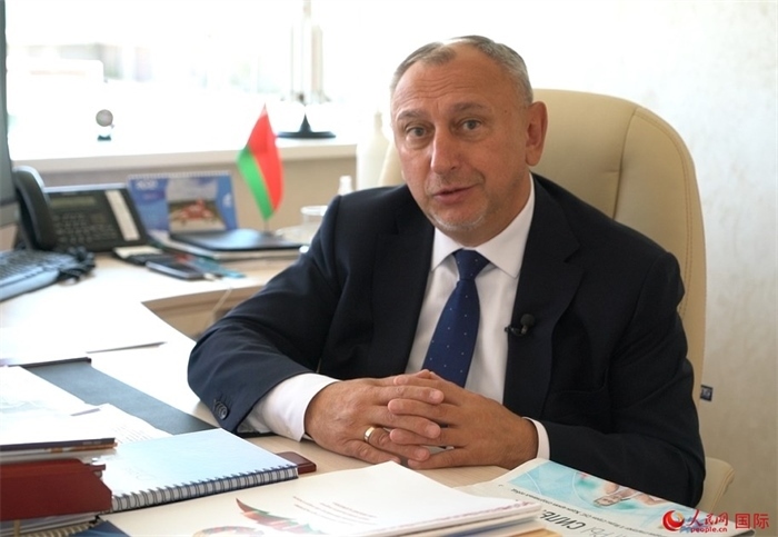 中白工業(yè)園管委會(huì)主任亞歷山大·亞羅申科接受人民網(wǎng)記者采訪。人民網(wǎng) 皇甫萬(wàn)里攝