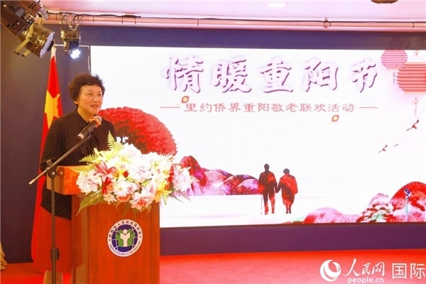 當(dāng)?shù)貢r(shí)間10月23日，國務(wù)院僑務(wù)辦公室主任陳旭（中）在巴西里約熱內(nèi)盧出席國務(wù)院僑辦代表團(tuán)與里約僑界座談會(huì)。 王天聰 攝