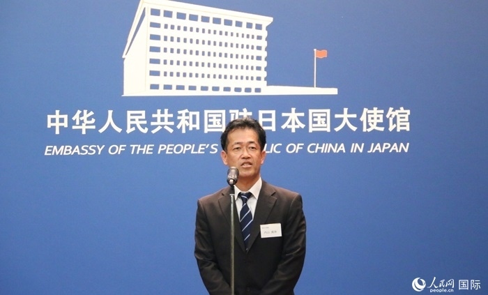 導(dǎo)師代表、東京大學(xué)教授內(nèi)山真伸發(fā)表致辭。人民網(wǎng) 許可攝