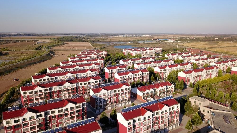 山東省東營市墾利區(qū)楊廟社區(qū)（2021年10月17日攝，無人機照片）。新華社記者 郭緒雷 攝