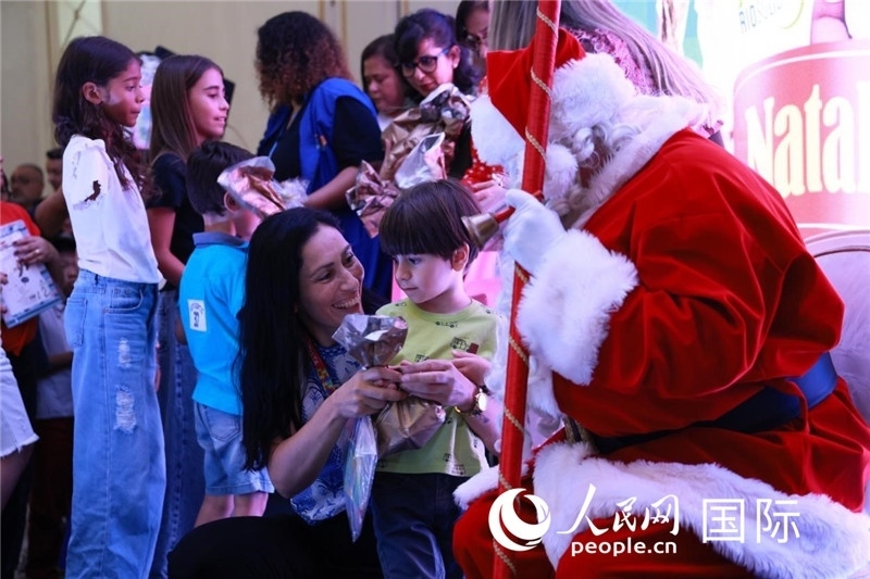 捐贈活動現(xiàn)場。人民網(wǎng)記者宋亦然攝