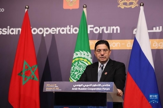 12月20日，在摩洛哥南部城市馬拉喀什舉行的第六屆阿拉伯-俄羅斯合作論壇主議程結(jié)束后，摩洛哥外交大臣布里達在記者會上講話。新華社記者霍晶攝