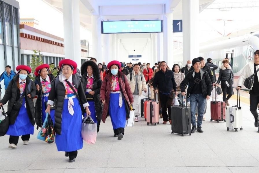 麗香鐵路開通滿月，累計發(fā)送旅客超18萬人次。受訪方供圖