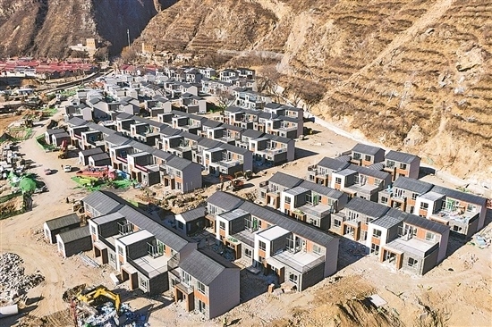 1月16日，門頭溝區(qū)齋堂鎮(zhèn)沿河口村，即將進(jìn)入內(nèi)部裝修環(huán)節(jié)的異地安置項(xiàng)目建設(shè)現(xiàn)場(chǎng)。