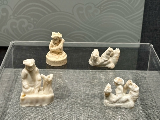 德化縣陶瓷博物館陳列的荷蘭人口哨。人民網(wǎng)記者 金慧慧攝