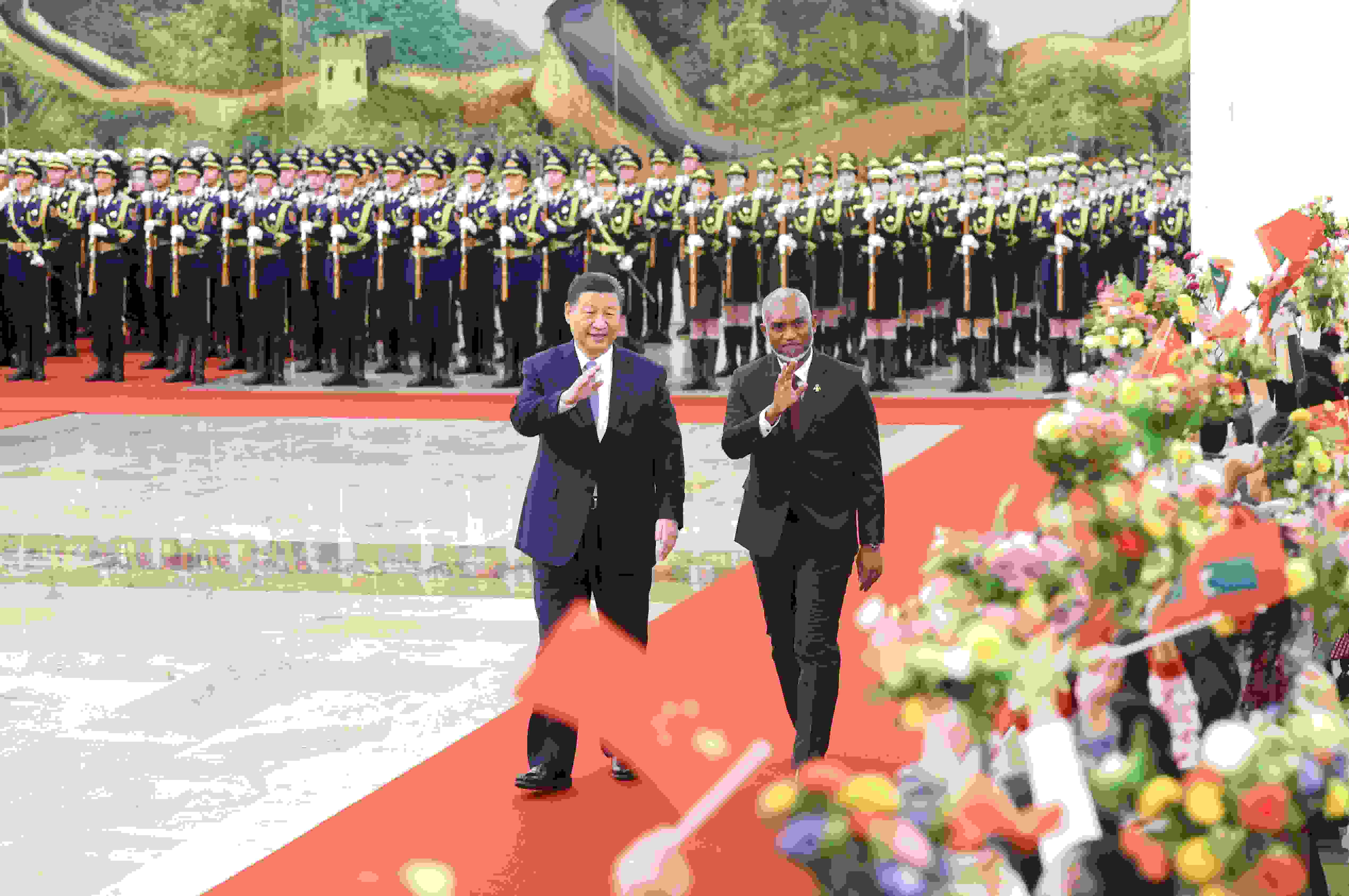 △2024年1月10日下午，國家主席習近平在北京人民大會堂同來華進行國事訪問的馬爾代夫總統(tǒng)穆伊茲舉行會談。會談前，習近平主席在人民大會堂北大廳為穆伊茲總統(tǒng)舉行歡迎儀式。