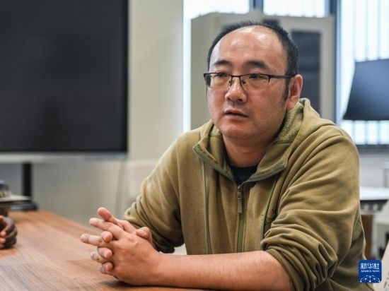 2月15日，在亞的斯亞貝巴的埃塞俄比亞聯(lián)邦職業(yè)技術(shù)培訓學院，魯班工坊中方負責人江絳接受新華社采訪。