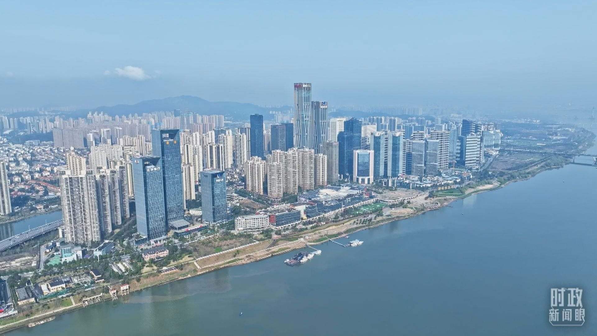 △俯瞰長(zhǎng)沙。（總臺(tái)央視記者范凱拍攝）