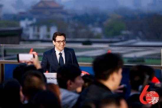 4月1日，法國(guó)外長(zhǎng)塞茹爾內(nèi)出席第18屆“中法文化之春”藝術(shù)節(jié)開(kāi)幕式。圖片來(lái)源：法國(guó)駐華大使館