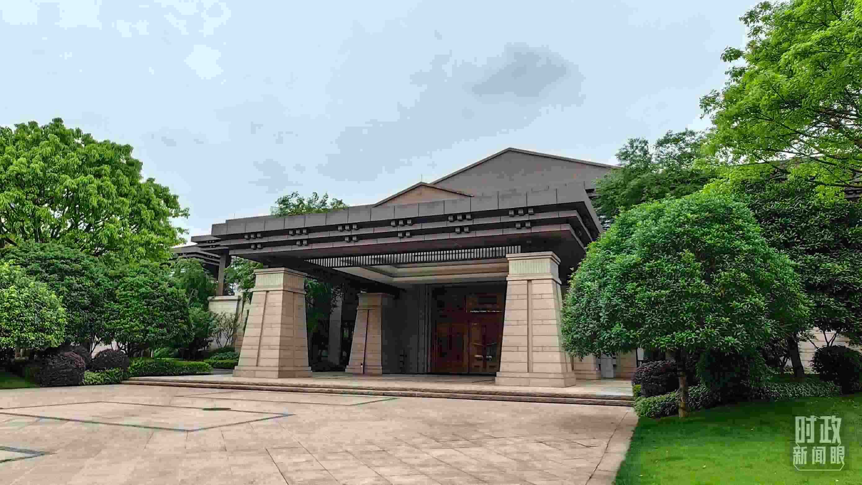 △重慶市渝州賓館，新時代推動西部大開發(fā)座談會在這里召開。（總臺央視記者段德文拍攝）