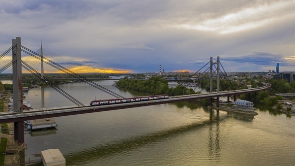 匈塞鐵路塞爾維亞境內(nèi)。中國(guó)鐵路國(guó)際有限公司供圖
