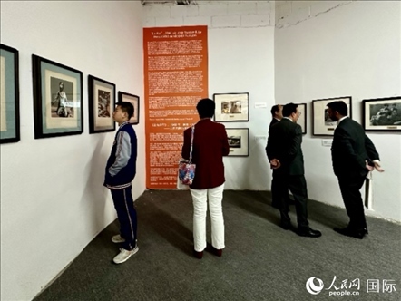 “與中國結緣：智利畫家何塞·萬徒勒里誕辰100周年”展覽在京舉行。人民網記者 周雨攝
