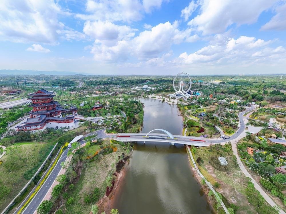 這是2024年4月22日拍攝的成都世園會主會場（無人機照片）。新華社記者 王曦 攝