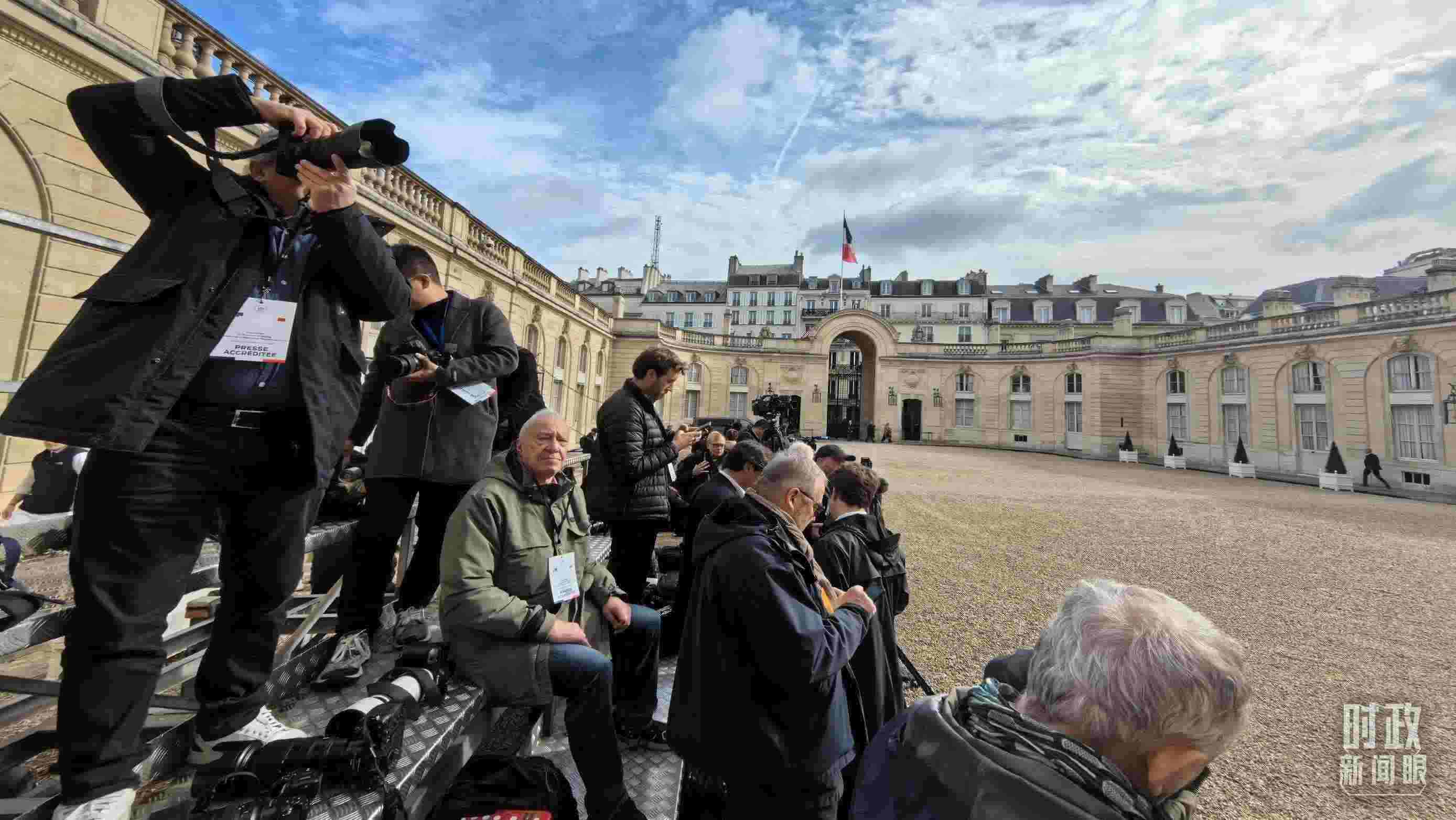 △媒體記者密切關(guān)注當(dāng)天活動。（總臺央視記者陸泓宇拍攝）