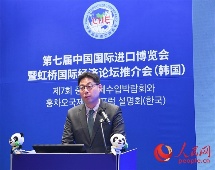 三養(yǎng)方圓集團(tuán)副社長韓世爀發(fā)言。 人民網(wǎng) 程安康攝