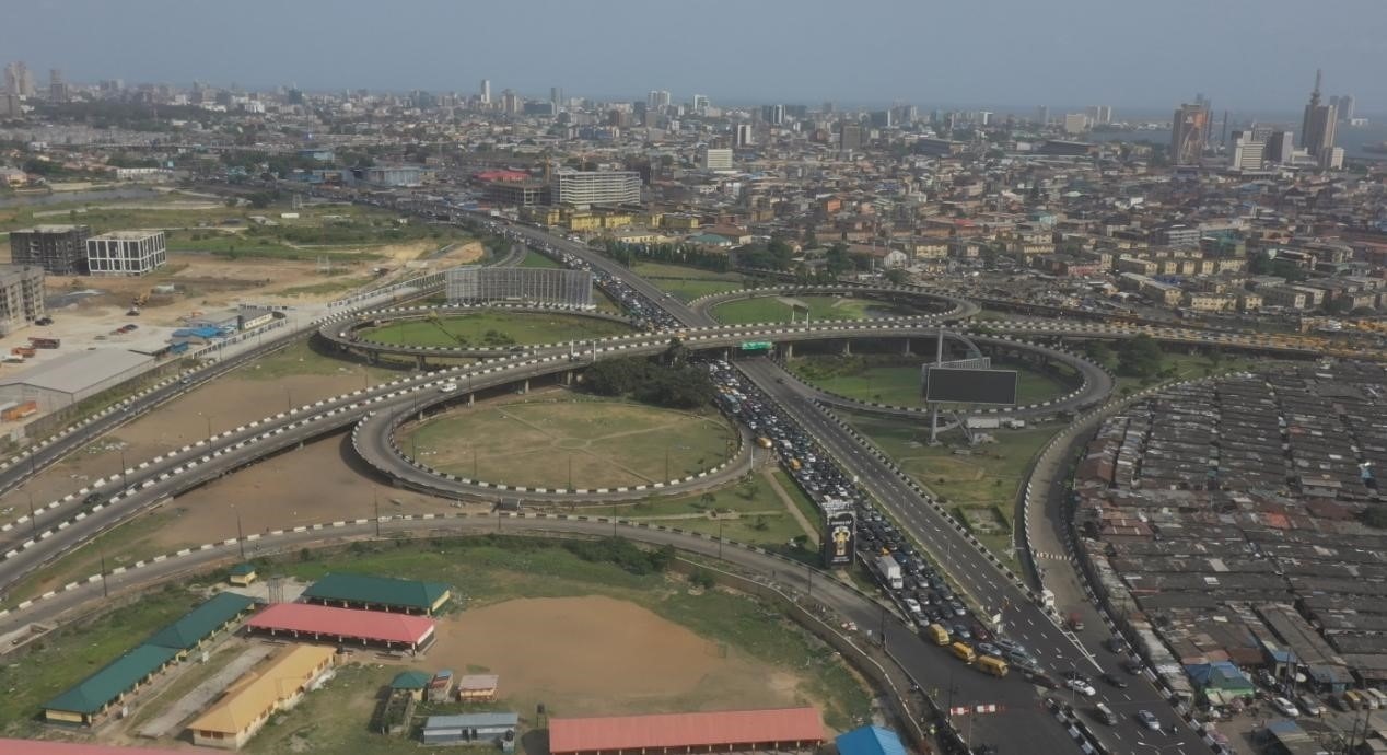 新修復(fù)的尼日利亞拉各斯三號橋鳥瞰圖。中國土木尼日利亞有限公司供圖