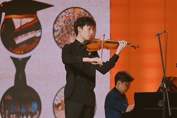 會(huì)議現(xiàn)場(chǎng)。學(xué)校供圖