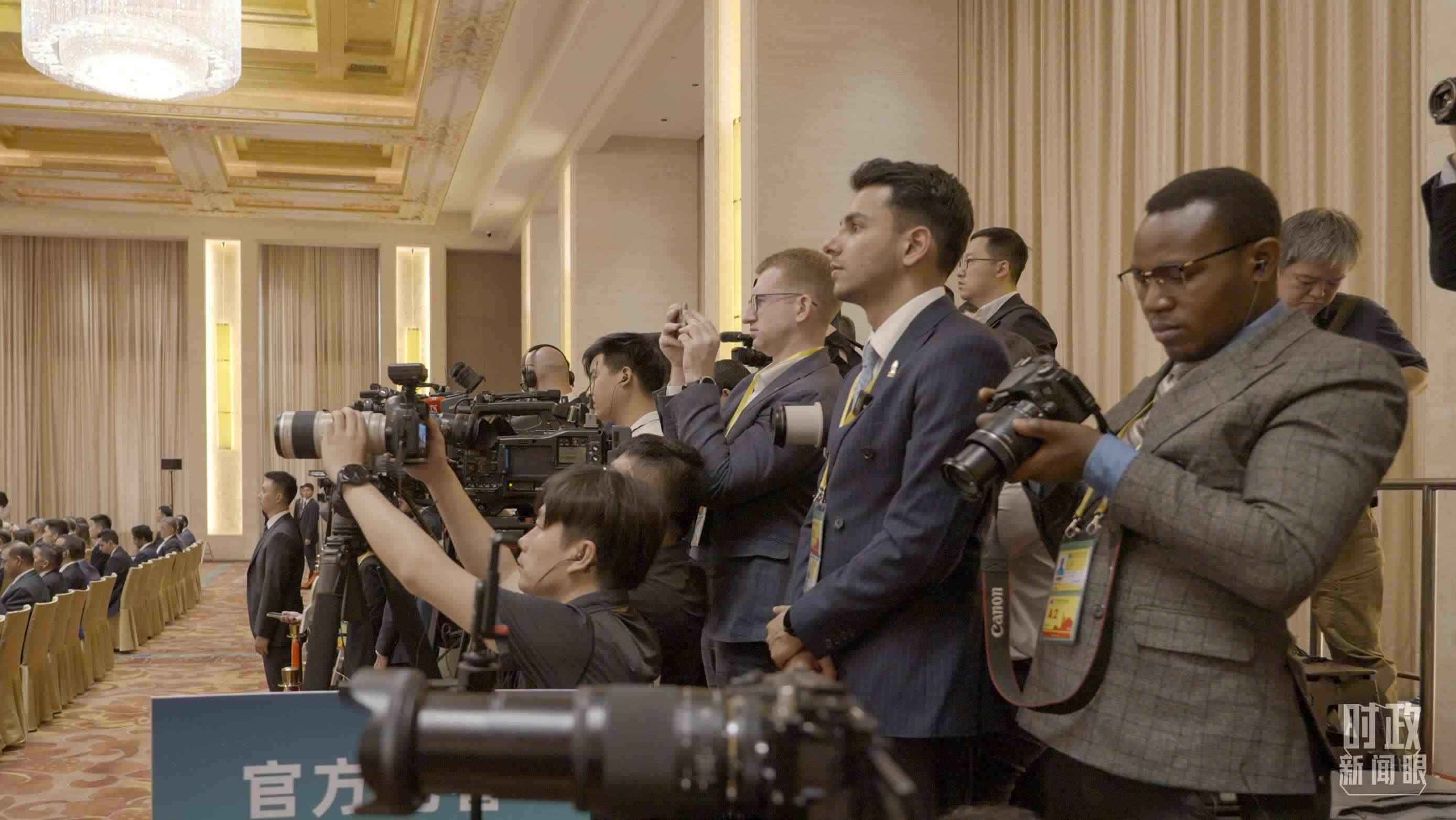 △現(xiàn)場(chǎng)媒體區(qū)。（總臺(tái)央視記者彭漢明拍攝）