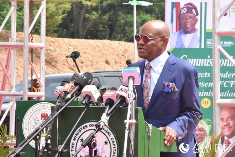 尼日利亞阿布賈首都地區(qū)部部長(zhǎng)威克致辭。人民網(wǎng)記者 姜宣攝