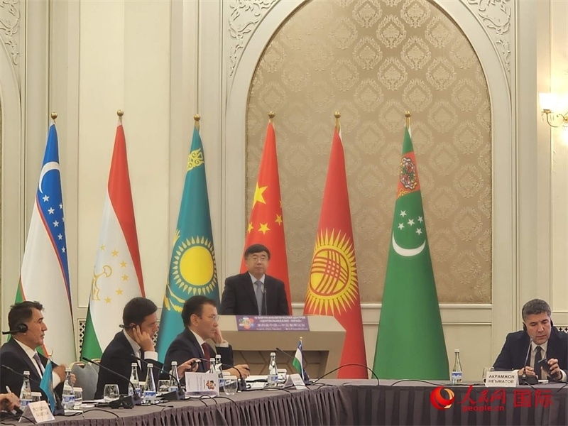 中國(guó)社會(huì)科學(xué)院俄羅斯東歐中亞研究所所長(zhǎng)孫壯志致辭。人民網(wǎng)記者 李強(qiáng)攝