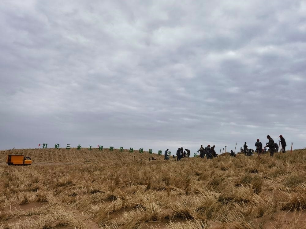 △2023年9月23日，河西走廊—塔克拉瑪干沙漠邊緣阻擊戰(zhàn)在甘肅武威市民勤縣正式啟動(dòng)。