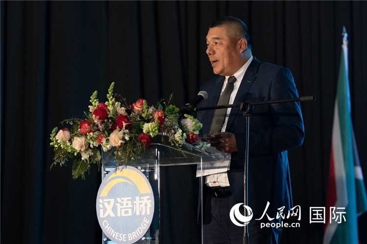 南中經貿協(xié)會秘書長韋冬澤做主旨發(fā)言。人民日報非洲中心分社 希拉茲·莫林攝