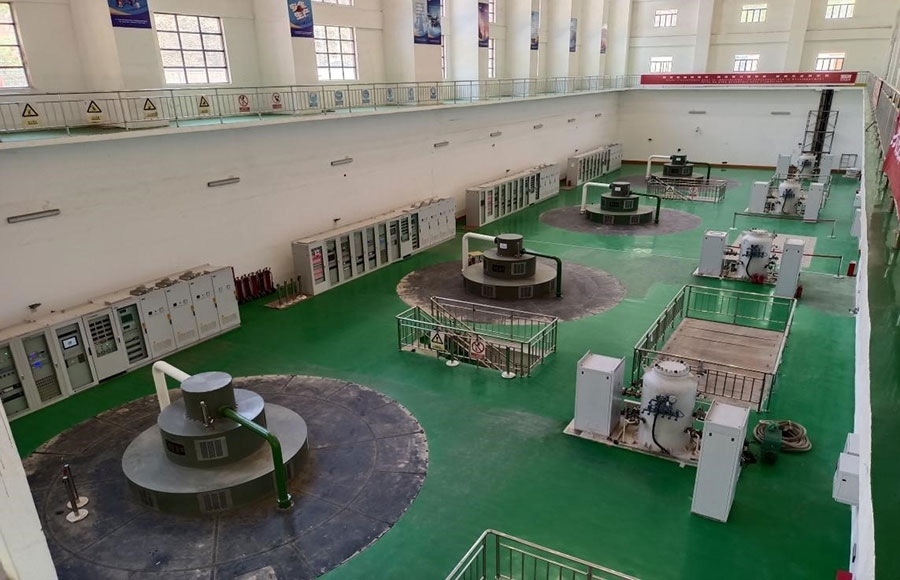  剛果（金）布桑加水電站四臺發(fā)電機組。中鐵資源集團供圖