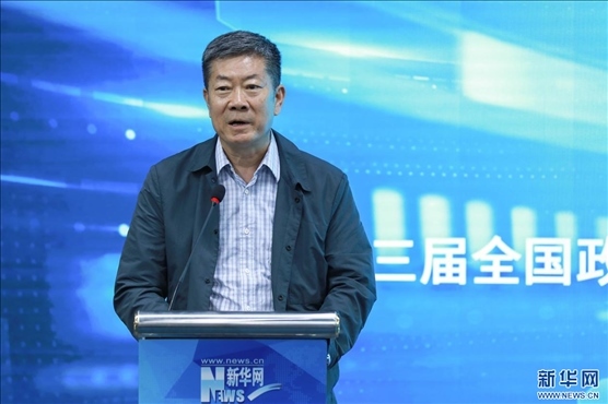 中國版權(quán)協(xié)會理事長、第十三屆全國政協(xié)文化文史和學(xué)習(xí)委員會副主任、新聞出版總署原副署長、國家版權(quán)局原副局長閻曉宏現(xiàn)場致辭