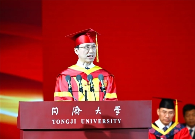 同濟(jì)大學(xué)校長(zhǎng)、中國(guó)工程院院士鄭慶華