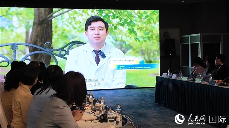 人民網(wǎng)《共贏》紀(jì)錄片發(fā)布儀式在阿斯塔納舉行。人民網(wǎng)記者盛楚宜 攝