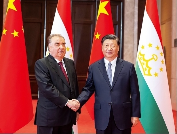 2023年5月，國家主席習(xí)近平在西安同來華出席中國—中亞峰會并進(jìn)行國事訪問的塔吉克斯坦總統(tǒng)拉赫蒙會談。新華社記者 丁海濤 攝