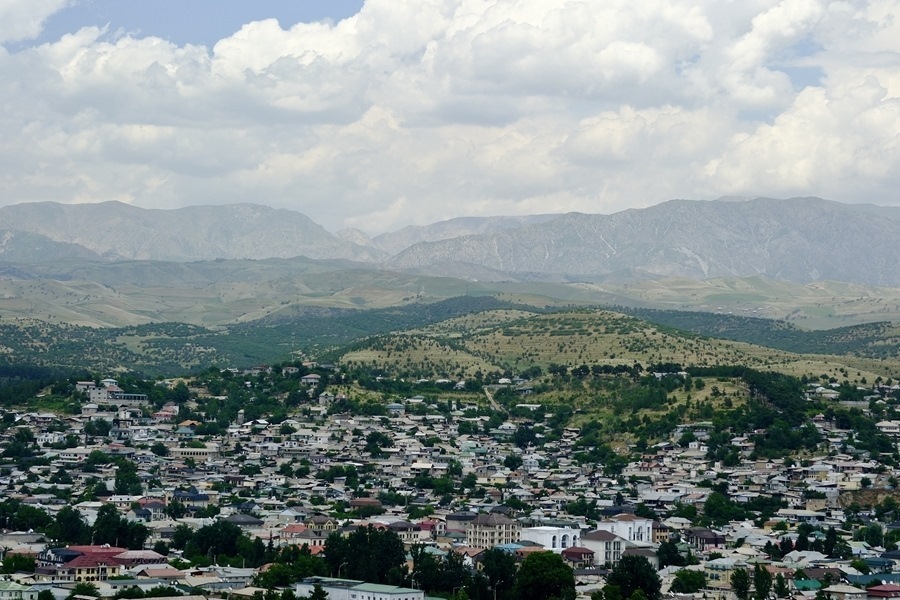 這是2024年6月13日拍攝的塔吉克斯坦首都杜尚別城市風(fēng)光。新華社記者 鄭開君 攝