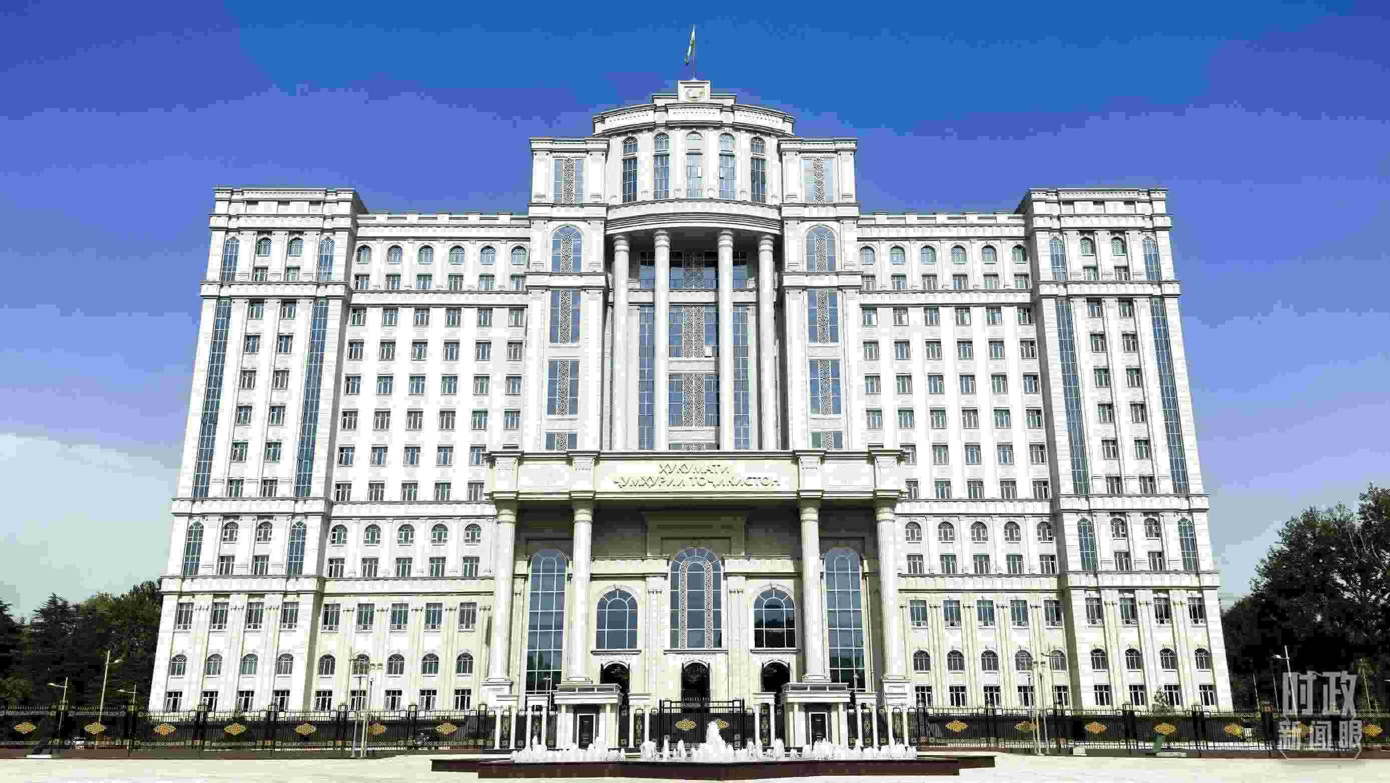 △中方援建塔政府大樓。（總臺(tái)央視記者鄂介甫拍攝）